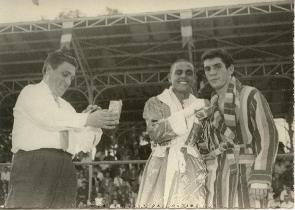 BOXE 1957 SANCHEZ AUGUSTIN 03 CHAMPION D ALGERIE.JPG